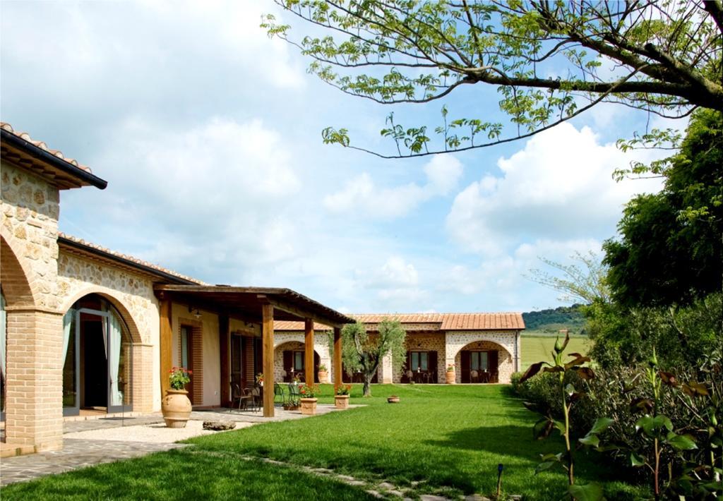 Bio Agriturismo Le Cascatelle Saturnia Buitenkant foto
